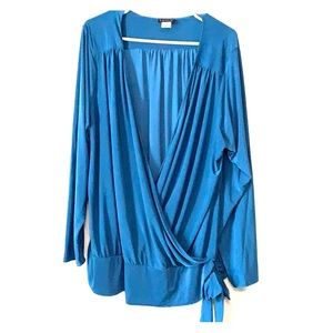 VENUS SURPLICE SIDE TIE TOP. NWOT